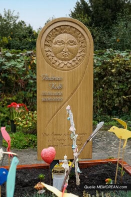 Galerieansicht des Grabsteins Aureus von Grabholz