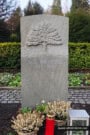 Grabstein Eichenruh, gestaltet von Benjamin Siegrist