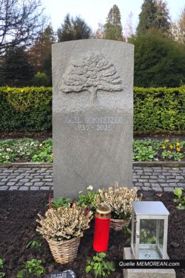 Grabstein Eichenruh, gestaltet von Benjamin Siegrist