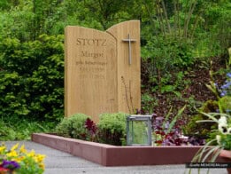 Galerieansicht des Grabsteins Schwarzwald von Grabholz