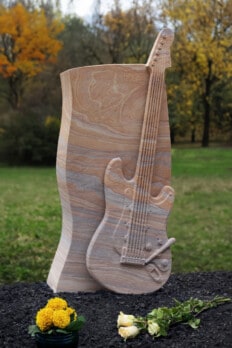 Titelbild des Grabsteins "Stratocaster" von Bildhauerei Kretzschmar